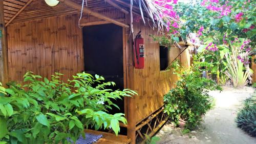 Bungalow with Garden View