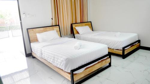 Twin Room with Private Bathroom
