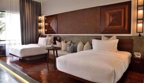 Deluxe Twin Balcony + Free Laundry + Mini-Bar
