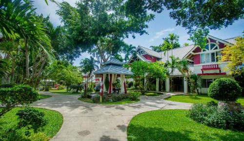 Three-Bedroom Villa - Pet Friendly 