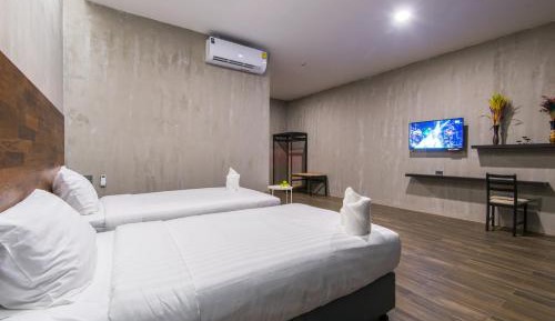 Deluxe Double or Twin Room
