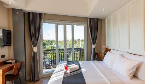 Deluxe King Suite
