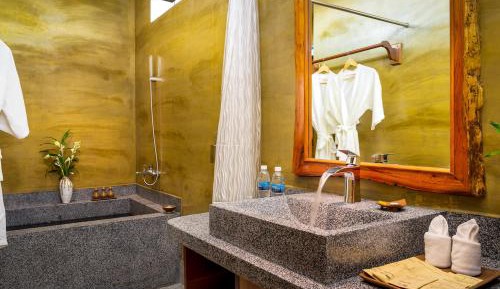 Deluxe Twin -Modern Style- Pool view with Private balcony