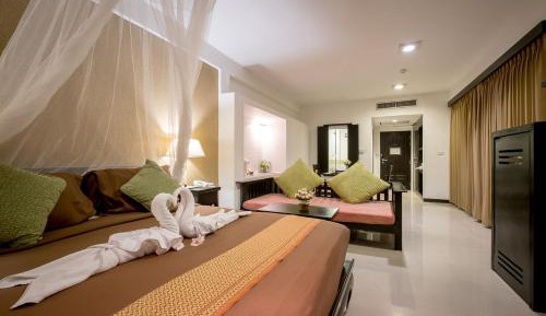 Junior Suite with Pool View