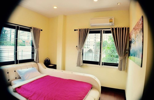 Bang Chak Hotel | 4 Bedroom House at Skytrain