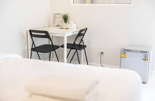Mueang Samut Prakan District Hotel | PVILLA