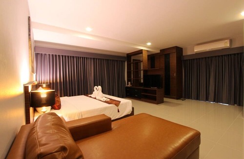 Bang Sao Thong Hotel | The Leisure Hotel