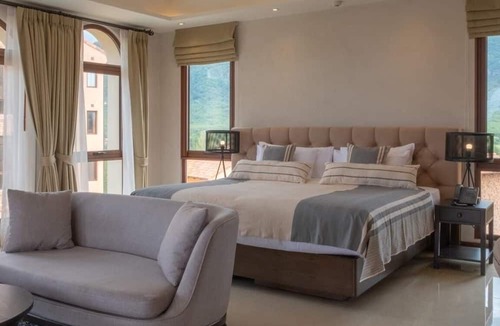 Pong Ta Long Hotel | Toscana Valley Castello Della Valle