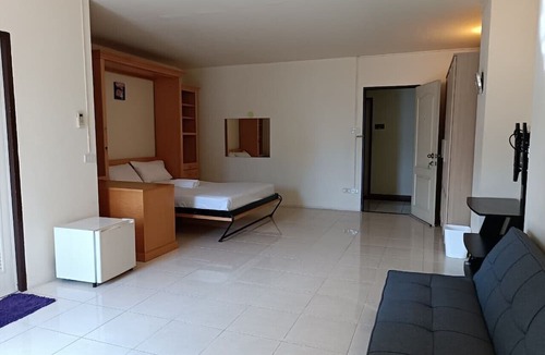 Chom Phon Hotel | Grandview Condominia