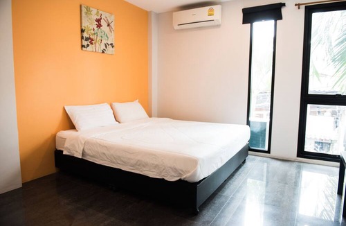 Bangkok Central Business District Hostel | Varinda Hostel