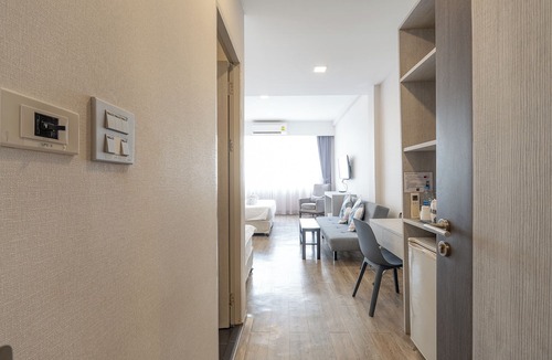 Wat Bowon Niwet Hotel | Ratchadamnoen Residence