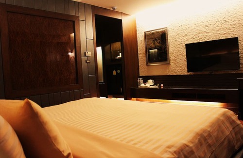 Bang Kruai Hotel | Maleewana Hotel & Resort
