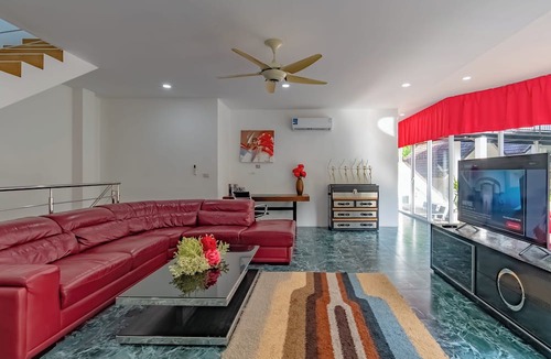 Chalong Villa | Luxurious 10-bedroom Villa With Private Pool in Chalong, Phuket