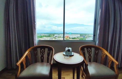 Makham Tia Hotel | Diamond Plaza Hotel Suratthani