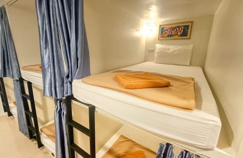 South Pattaya Hostel | Jomtien Beach Hostel - Soi 7 Prime Spot - 200m to Beach next to Food Market