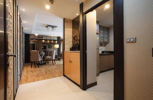 Nana Condo | 2A - 2 Bedroom Downtown Apartment With Shared Pool