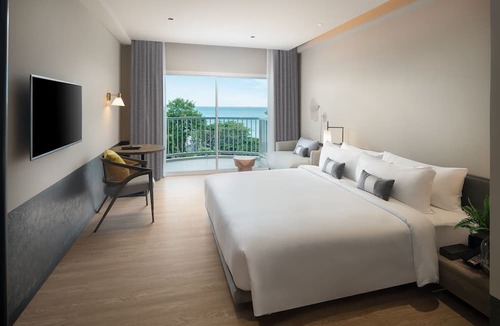 Pratumnak Hill Hotel | Cross Pattaya Pratamnak