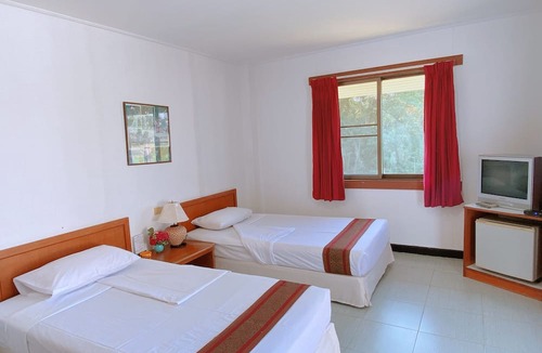 Pak Thong Chai Hotel | Korat Country Club Golf and Resort