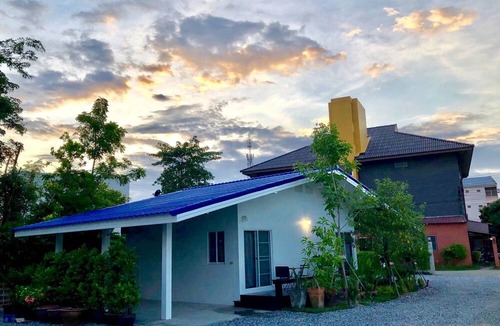 Chonburi Hotel | HomeMi Houses Homestay