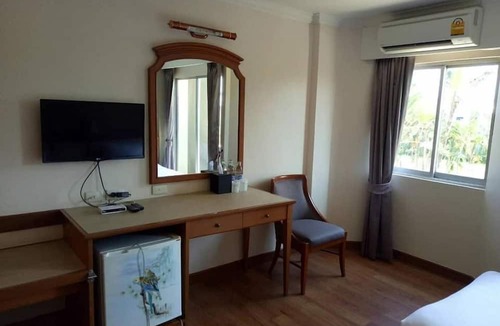 Aranyaprathet Hotel | Station One