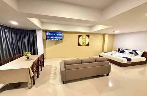 Chalong Hotel | The Thames Pool Access Resort SHA+
