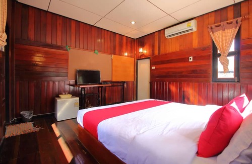 Kamphaeng Saen Hotel | OYO 476 Ban Rimnam Resort