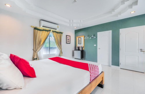 Suphan Buri Hotel | OYO 926 Sydney Resort