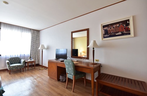 Trang Hotel | Thumrin Thana Hotel