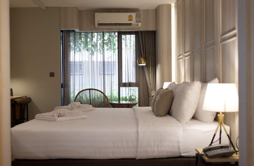 Si Phraya Hotel | @Nares Hotel