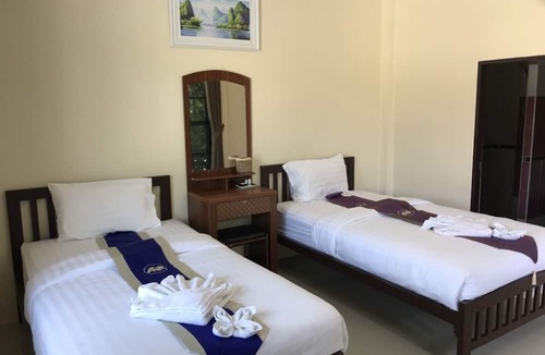 Don Sak Hotel | Donsak Ville