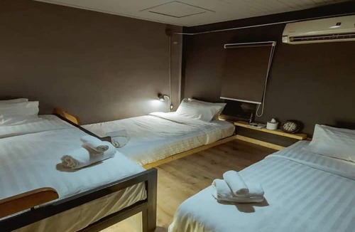 Wat Sam Phraya House | Zeds Hostel Bangkok