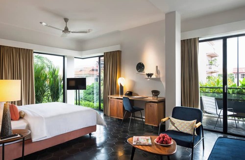 Downtown Siem Reap Hotel | Viroth's Villa