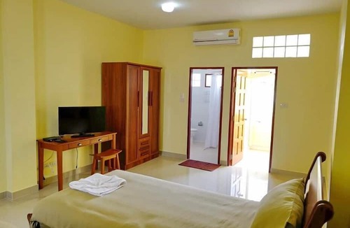 Tha Yang Hotel | Wattana House