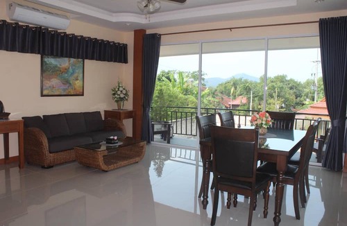 Bang Sare Hotel | Baan Sooksiri Bangsaray