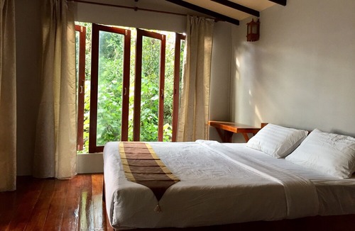 Ranong Hotel | La Ong Lay
