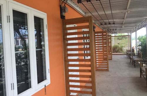 Bang Nam Prieo Hotel | Baan Purita