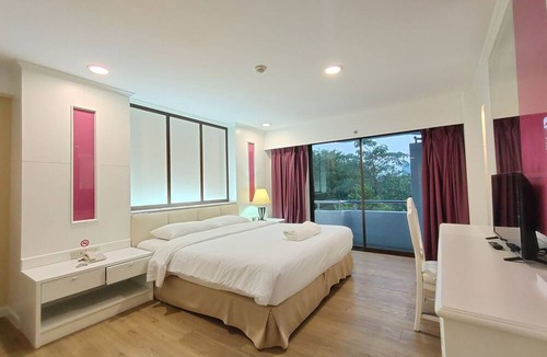 Talat Bang Khen Hotel | Ebina House