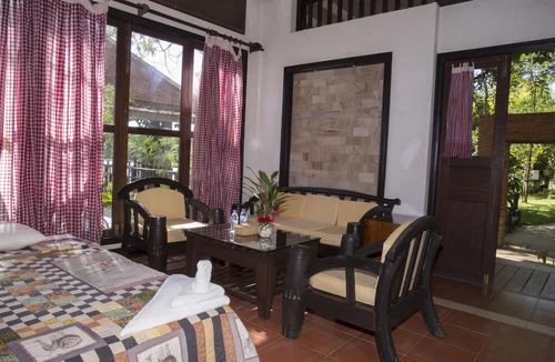 Kampong Thma Hotel | Romduol Island Chalet