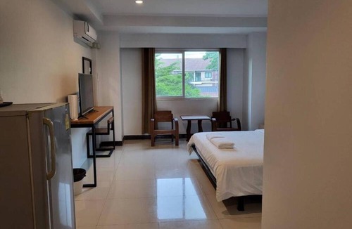 Nikhom Phatthana Hotel | The Square Rayong