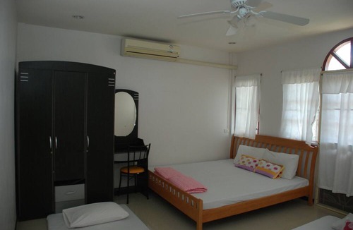 Hat Chao Samran House | Baan Khun Nong
