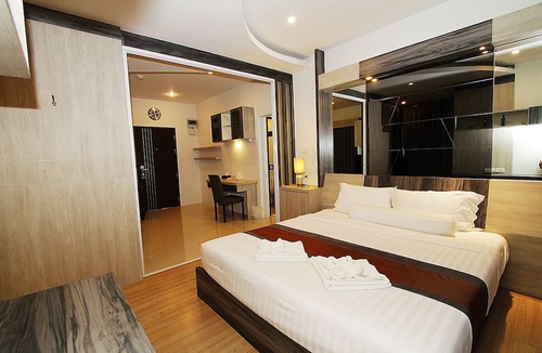 Pluak Daeng Hotel | The Contrast i Hotel