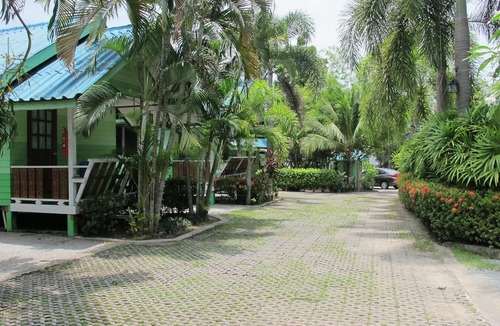 Ban Thung Sukla Hotel | The Green Resort Sri Racha