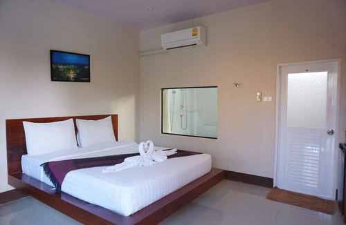 Uthai Thani Hotel | S Ville Resort