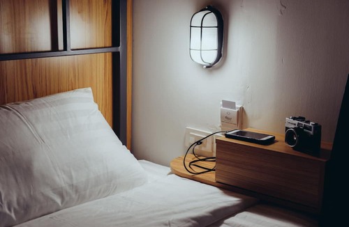 Pom Prap Sattru Phai Hotel | Peace Factory Hostel