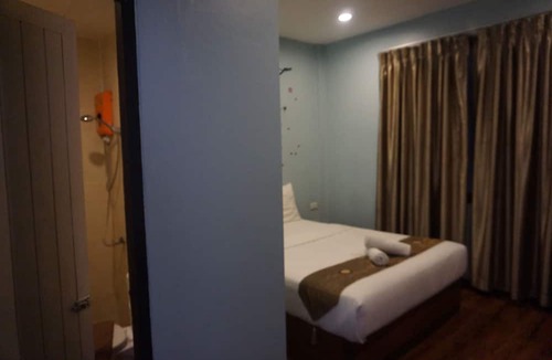 Chum Phae Hotel | Queens Hotel
