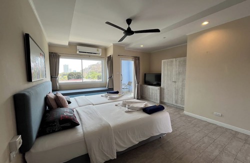 Khao Takiab House | Surf & Sand Resort