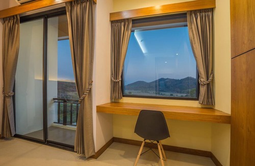 Thoeng Hotel | Sann View Hotel