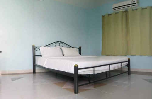 Uthumphon Phisai Hotel | Onanong Resort