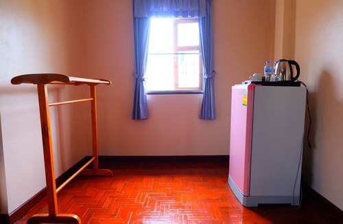 Luang Nuea Hotel | OYO 769 Ban Thassanee