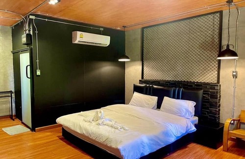 Sanamchai Hotel | Forest Hill Resort